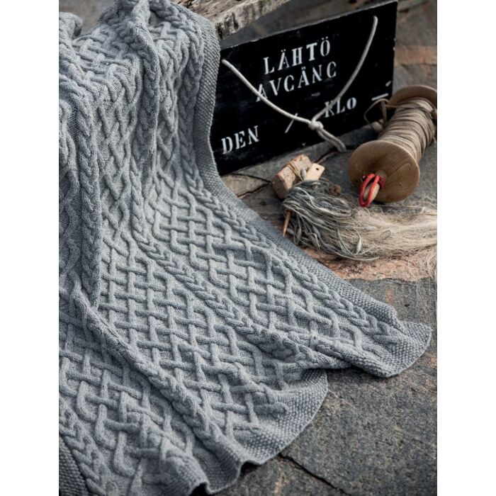 Isovelli Verkko Cabled Free Blanket Pattern Download main product photo