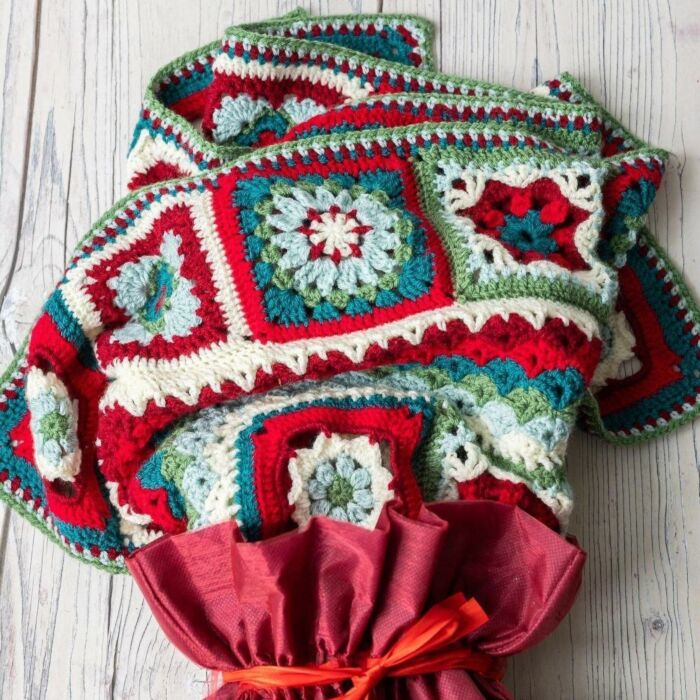 The Emu Christmas Folk Blanket Colour Pack in Emu Classic DK -Yarn & Pattern  6 x 100g