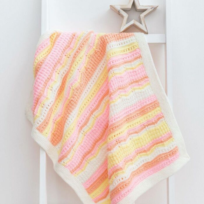 Little Star Knitted Baby Blanket Kit Pink in Emu Classic DK main product photo