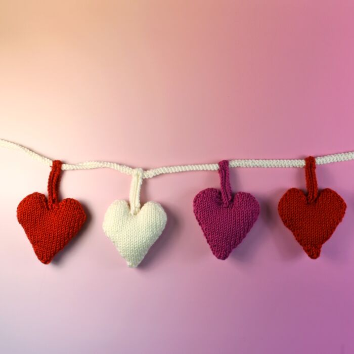 Heart Bunting Knitting Pattern Kit in Woolbox Imagine Classic Anti-Pilling DK