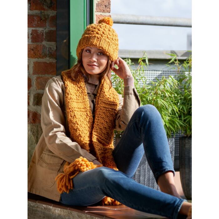 Beginner Knits Book for Retreat Super Chunky Roving Yarn by Chloe Elizabeth Birch  